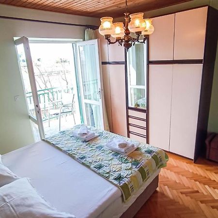 Apartments Ines - 15 Meters From The Beach Промайна Екстериор снимка