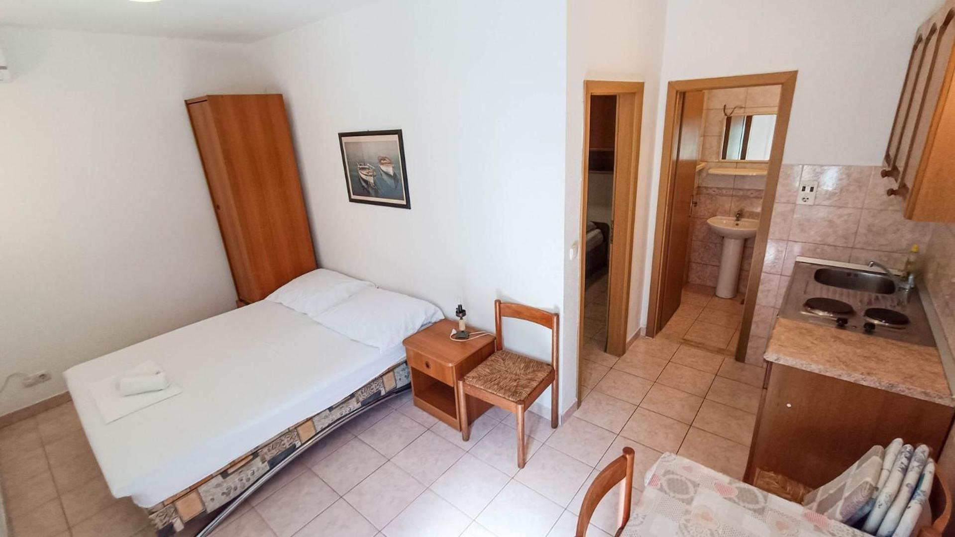 Apartments Ines - 15 Meters From The Beach Промайна Екстериор снимка